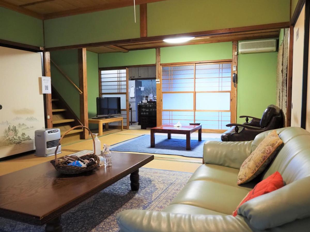 四国旅行のhub拠点 古民家ゲストハウス Heso Camp Miyoshi  Esterno foto