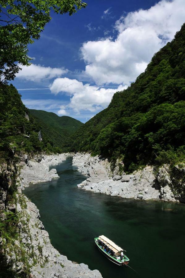 四国旅行のhub拠点 古民家ゲストハウス Heso Camp Miyoshi  Esterno foto